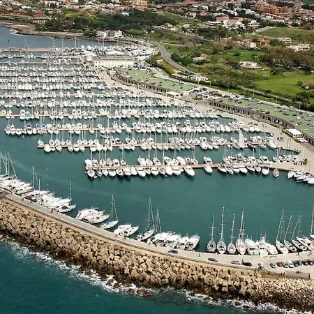 Botel Acqua&sale Civitavecchia