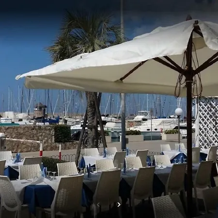 Botel Acqua&sale Civitavecchia