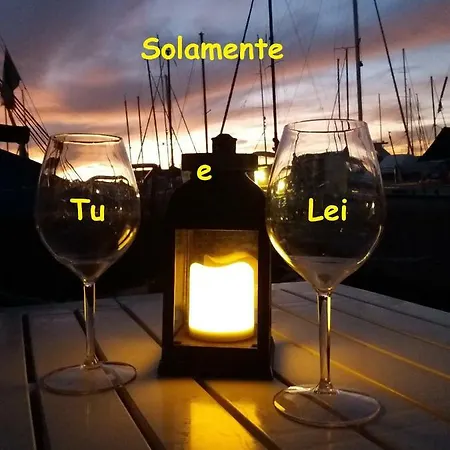 Botel Acqua&sale